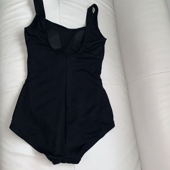 Calypoo Cove Black Center Sorunched Ruffle One Piece Swimsuit Size 10 - Picture 5 of 9